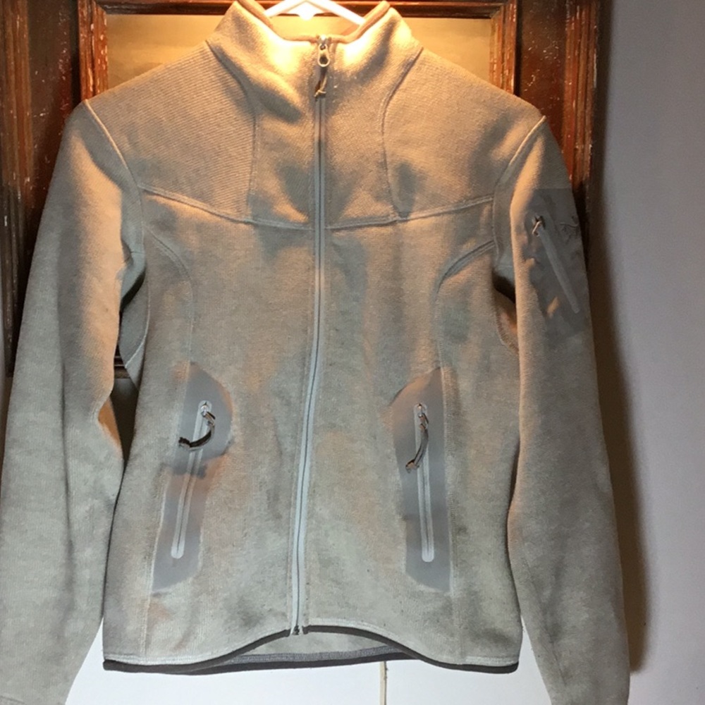 Arc’teryx Covert Cardigan Small. Women’s.Ivory